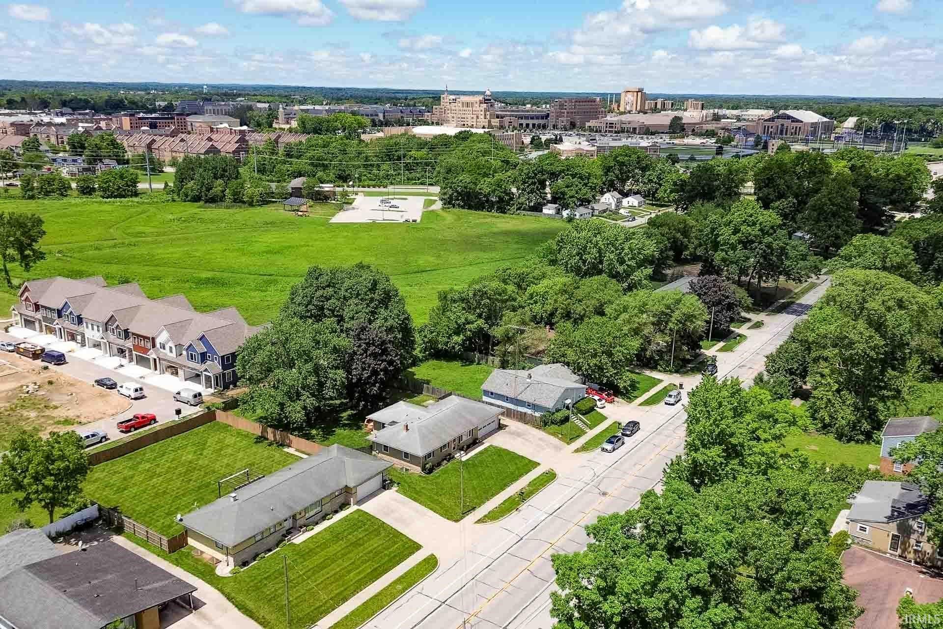 1025 N Twyckenham Drive South Bend IN 46617