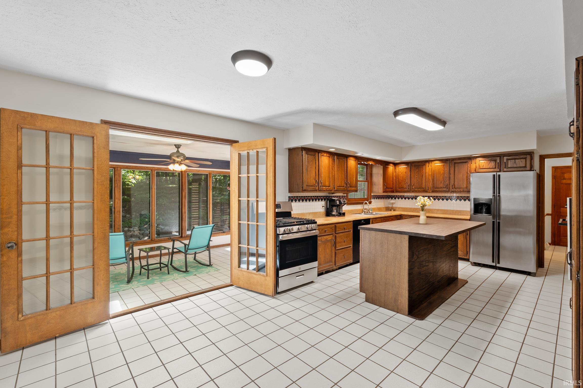 2012 Robb Road Warsaw IN 46580