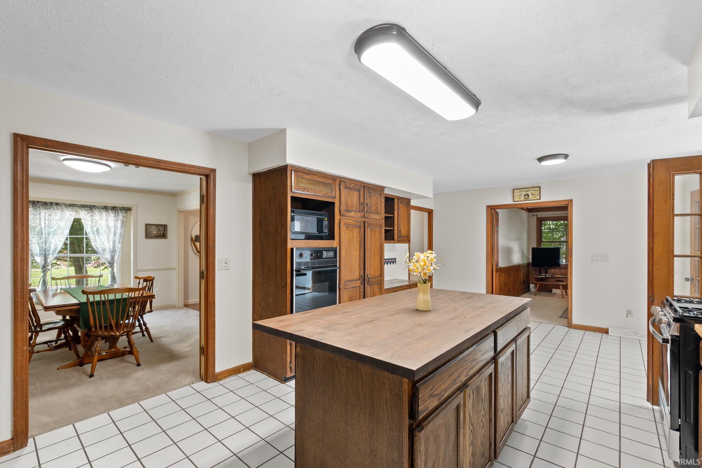 2012 Robb Road Warsaw IN 46580