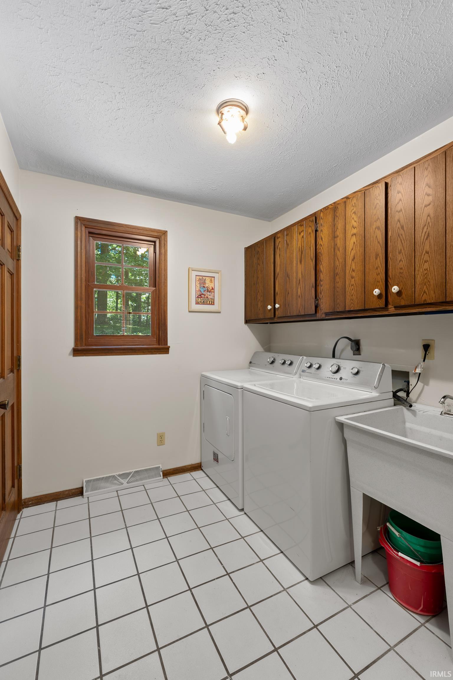 2012 Robb Road Warsaw IN 46580