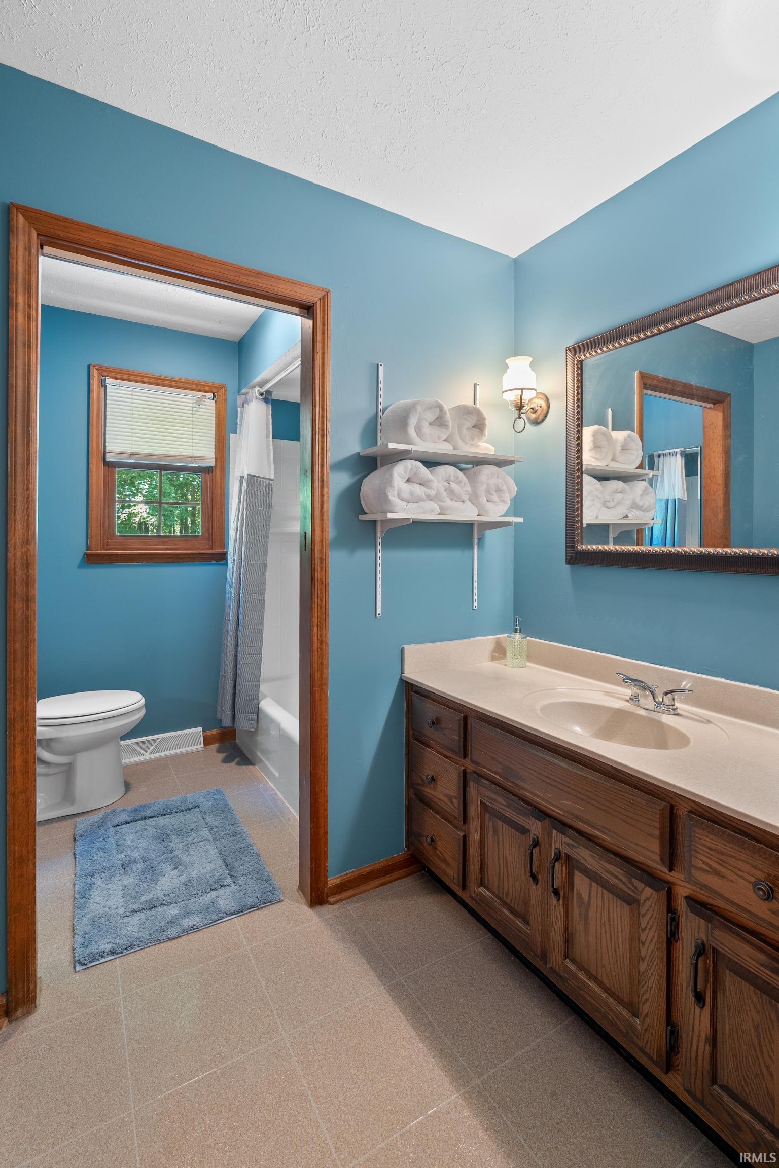 2012 Robb Road Warsaw IN 46580