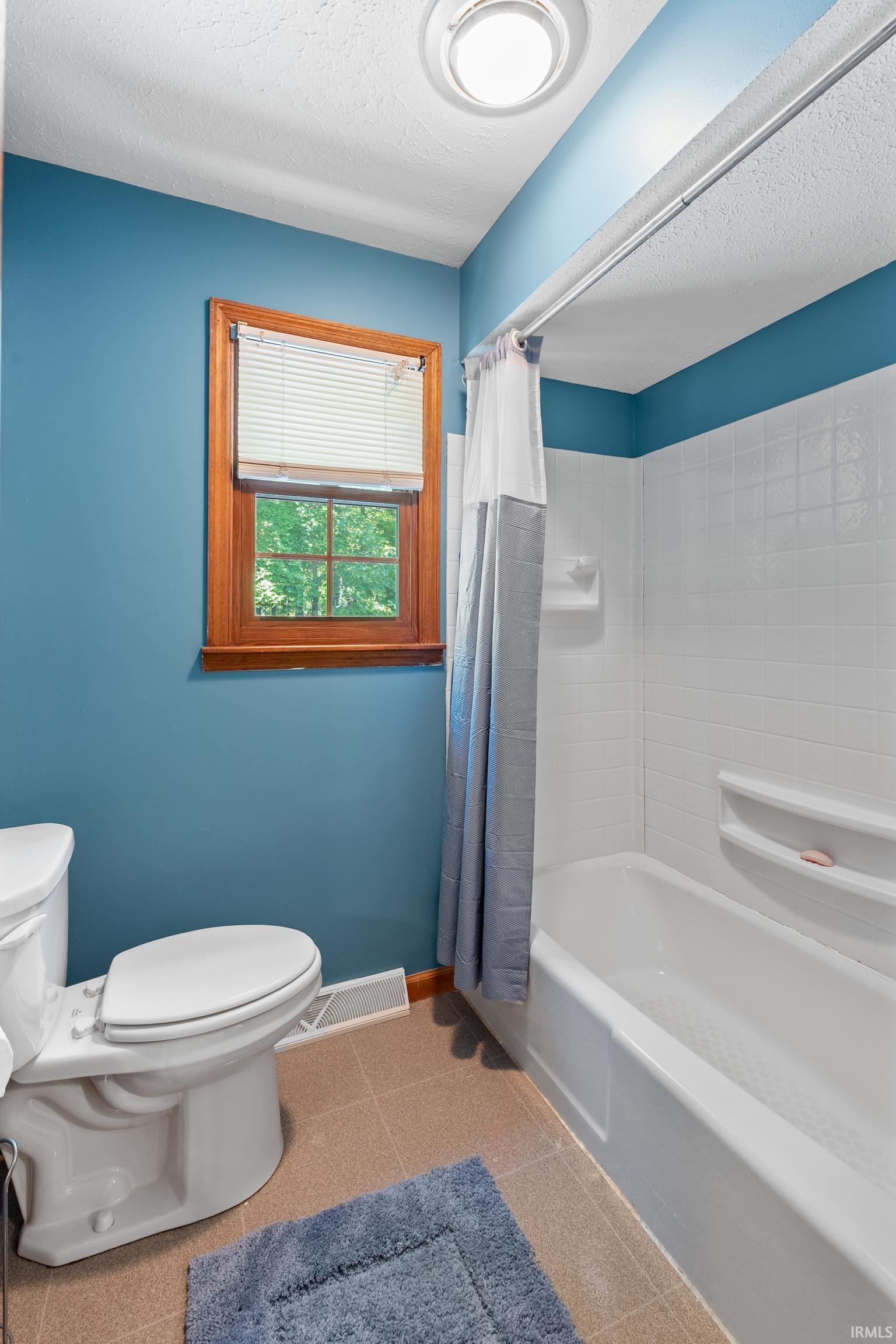 2012 Robb Road Warsaw IN 46580