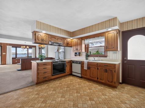 945 E Northshore Drive Syracuse IN 46567