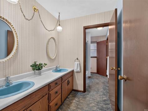 945 E Northshore Drive Syracuse IN 46567
