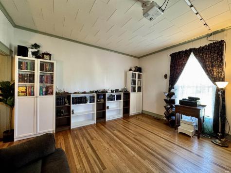 912 N Monroe Street Hartford City IN 47348