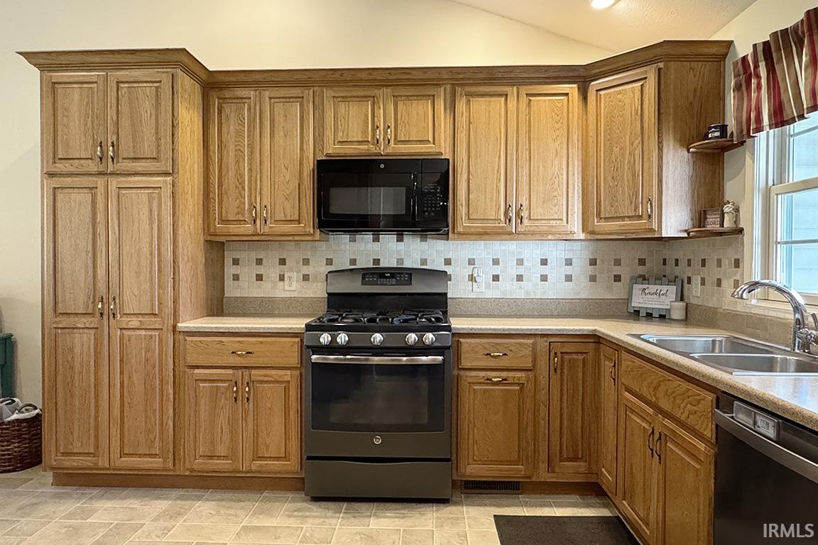 13510 Crestwicke Court Middlebury IN 46540