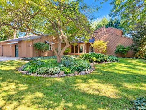 2456 N Shady Court Warsaw IN 46582