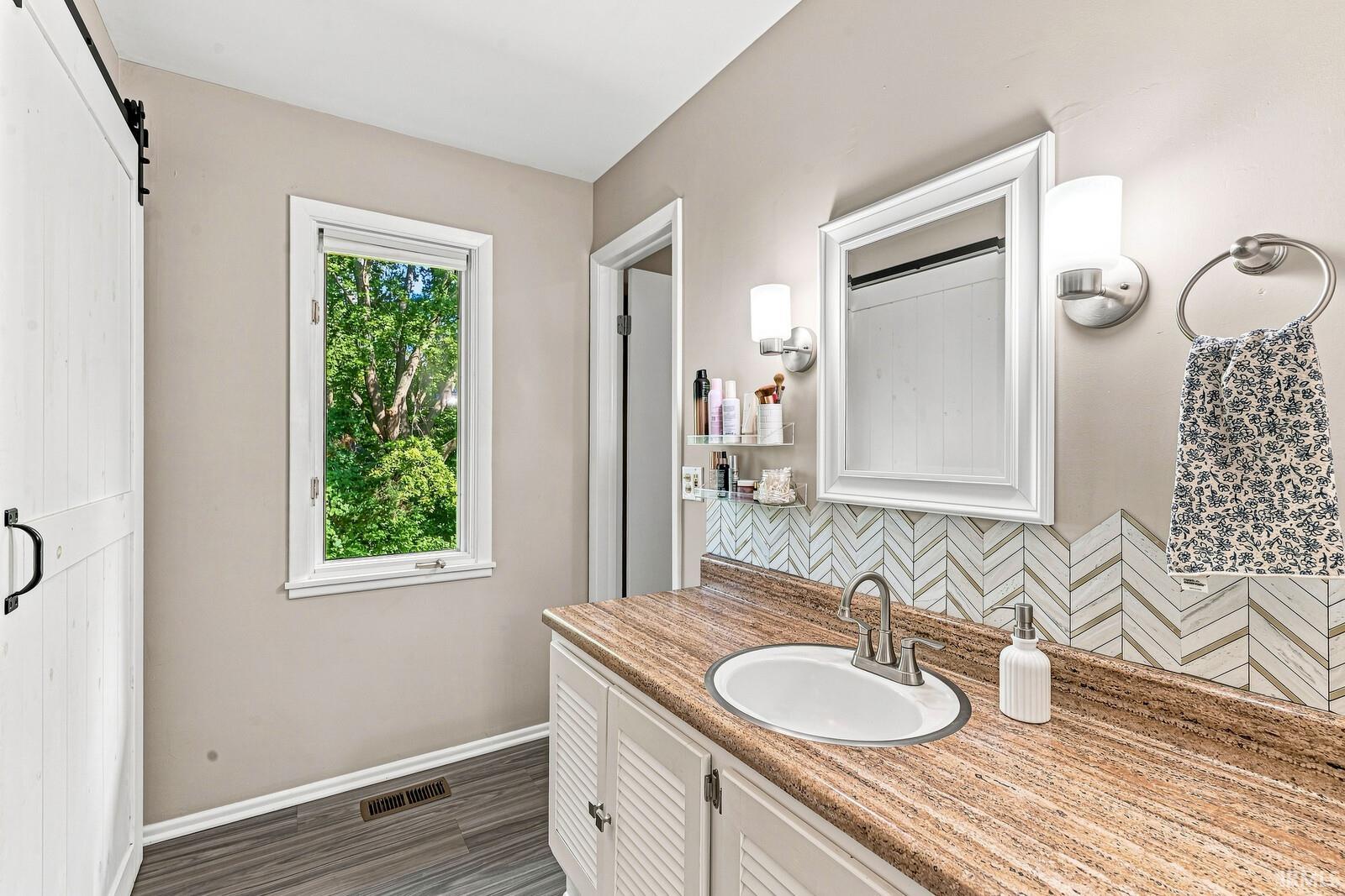 1301 Norwich Court South Bend IN 46614