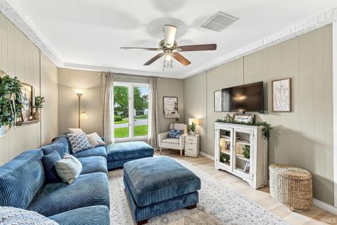 1301 Norwich Court South Bend IN 46614
