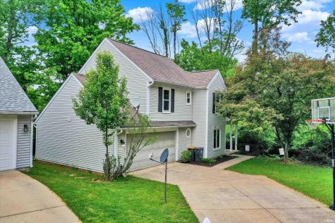 2210 S Laurelwood Circle Bloomington IN 47401
