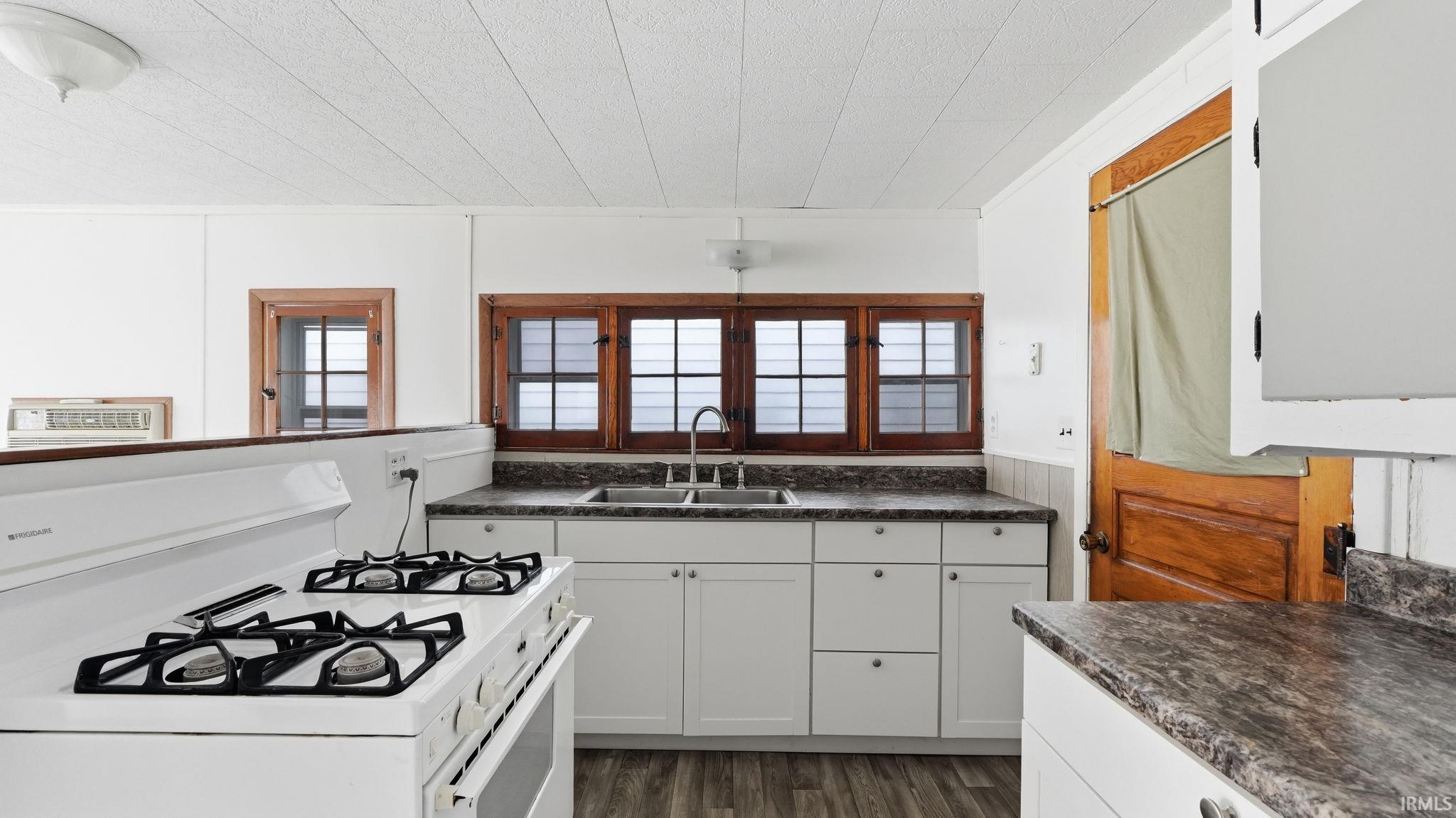 626 E Lakewood Avenue Warsaw IN 46580