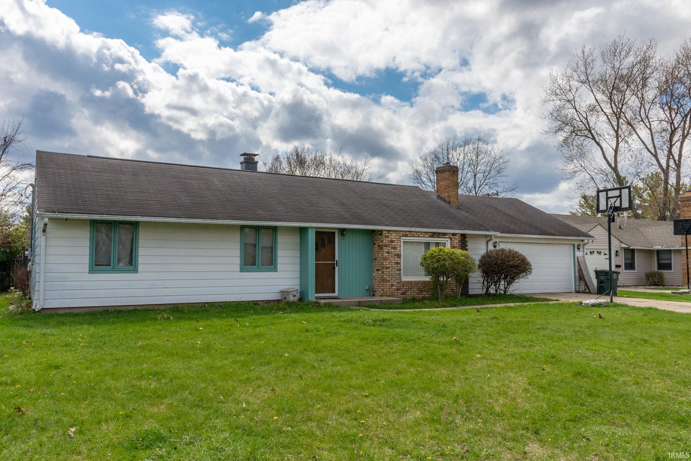 1662 Greenwood Drive South Bend IN 46614