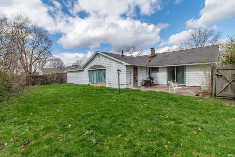 1662 Greenwood Drive South Bend IN 46614