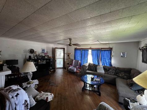 205 E North Street Winslow IN 47598