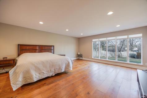 1227 S Pickwick Point Bloomington IN 47401