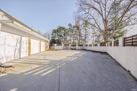1227 S Pickwick Point Bloomington IN 47401