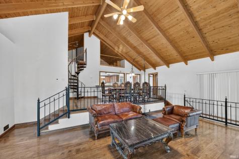 10911 E Mona Drive Huntingburg IN 47542