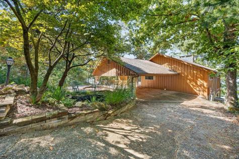 10911 E Mona Drive Huntingburg IN 47542