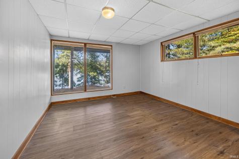 10911 E Mona Drive Huntingburg IN 47542