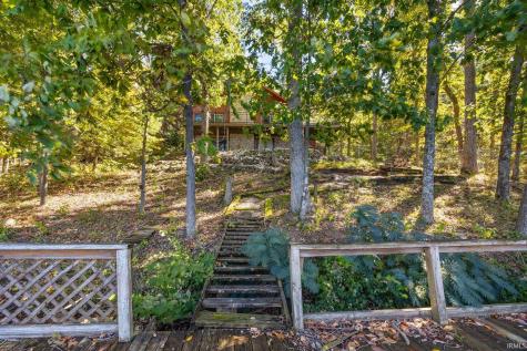 10911 E Mona Drive Huntingburg IN 47542