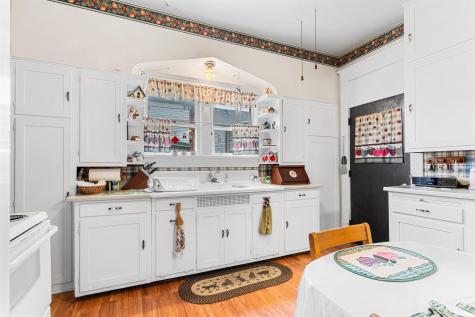 601 E 3rd Street Brookston IN 47923
