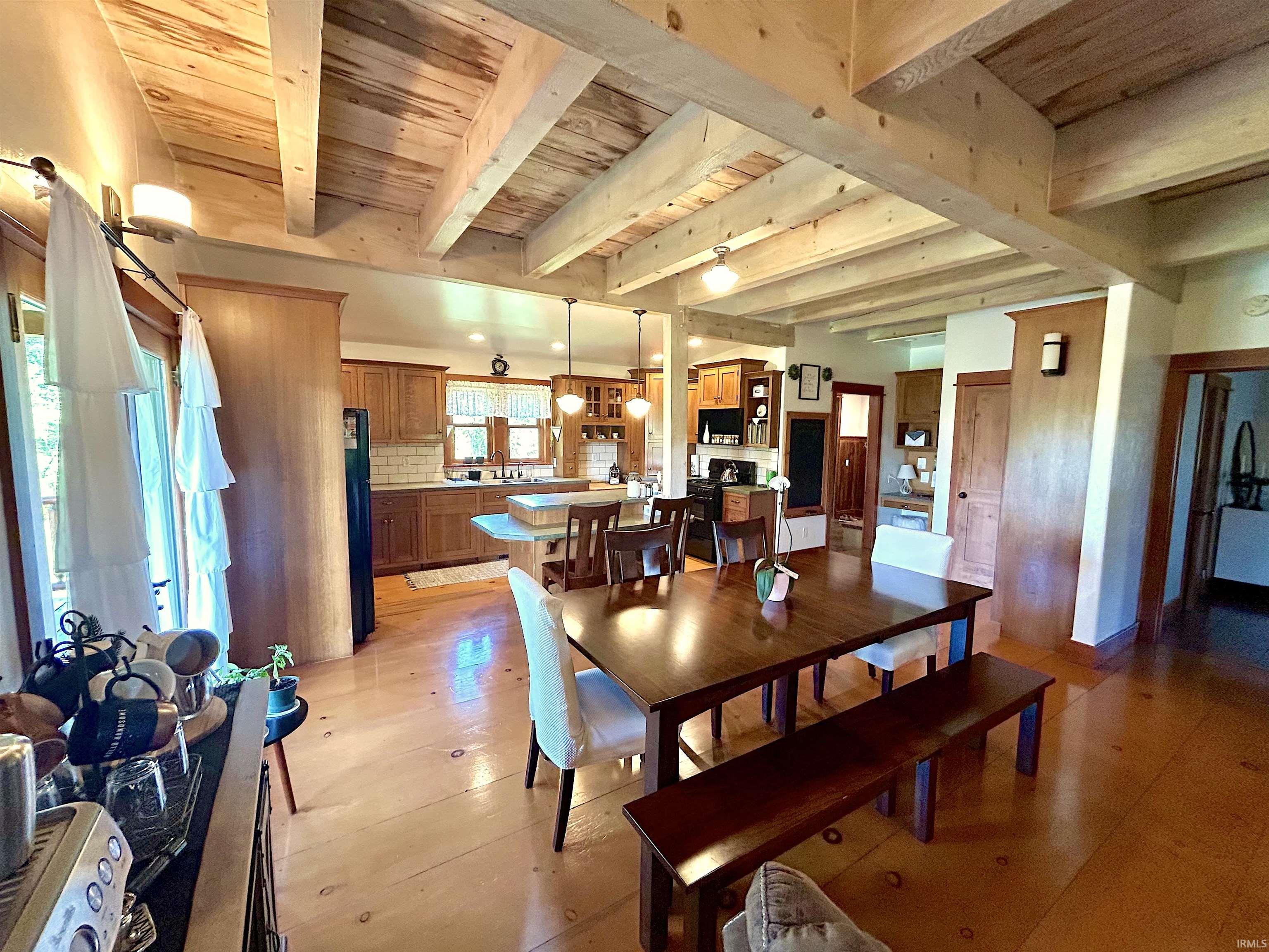 30195 County Road 40 Wakarusa IN 46573