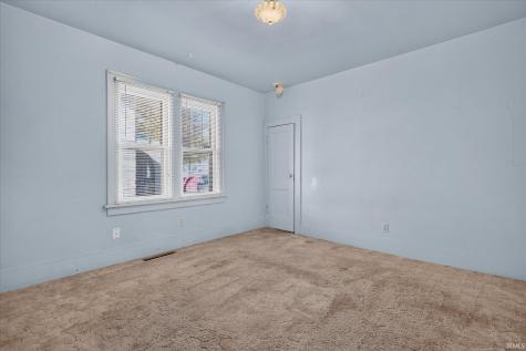 2618 Hartzer Street South Bend IN 46628