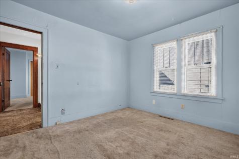 2618 Hartzer Street South Bend IN 46628