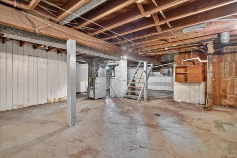 2618 Hartzer Street South Bend IN 46628
