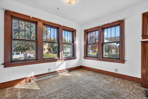 2618 Hartzer Street South Bend IN 46628