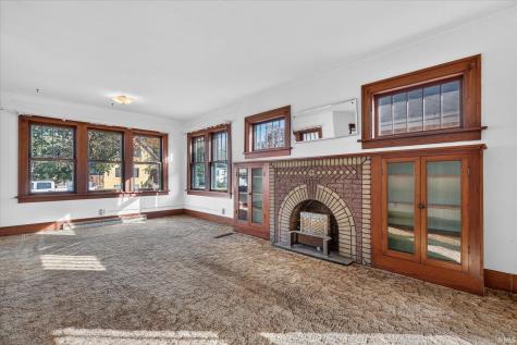 2618 Hartzer Street South Bend IN 46628