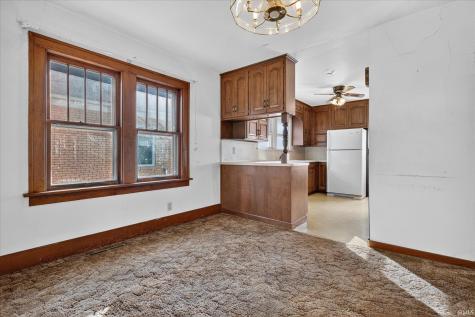 2618 Hartzer Street South Bend IN 46628