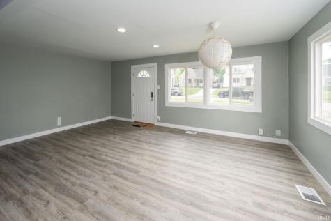 1917 Glenwood Avenue Fort Wayne IN 46805