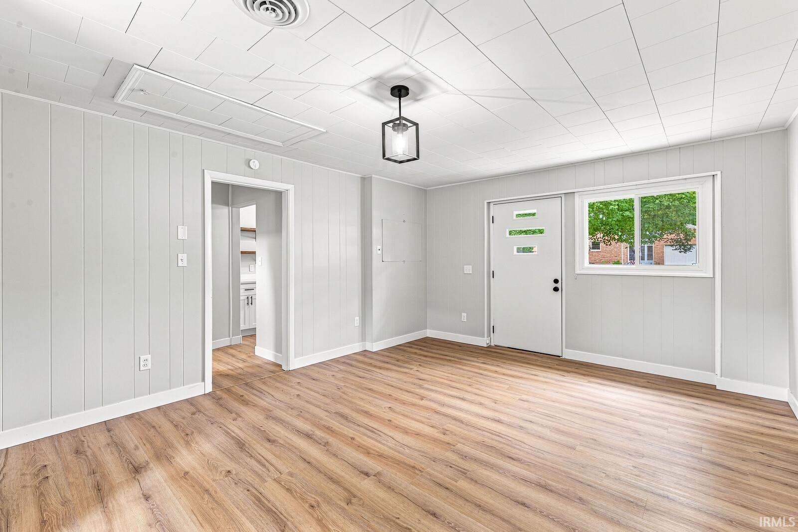 102 S Greenlawn Avenue South Bend IN 46617