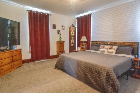 20 E Miller Street Ridgeville IN 47380