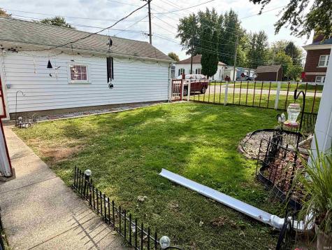 215 W Elm Street Flora IN 46929