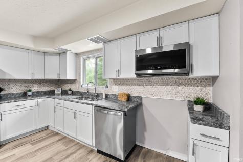 5857 Stellhorn Road Fort Wayne IN 46815