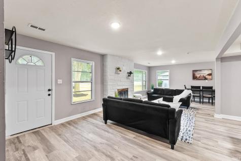 5857 Stellhorn Road Fort Wayne IN 46815