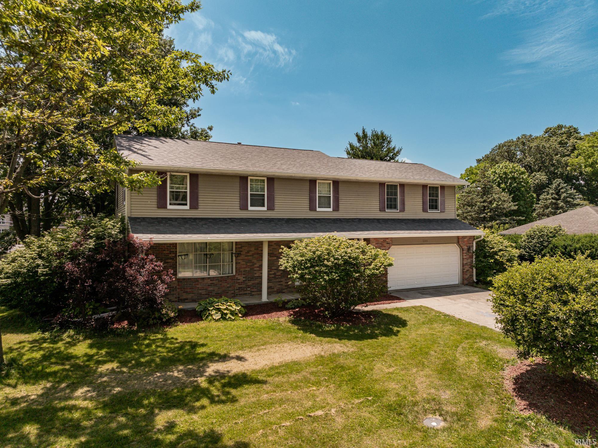 2209 W Woodmont Drive Muncie IN 47304