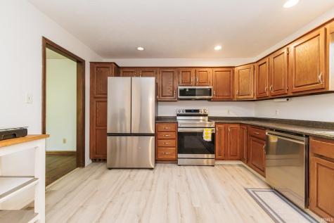 2209 W Woodmont Drive Muncie IN 47304