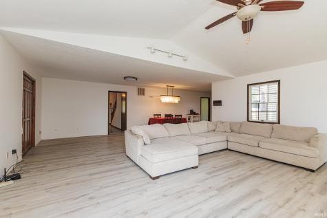 2209 W Woodmont Drive Muncie IN 47304