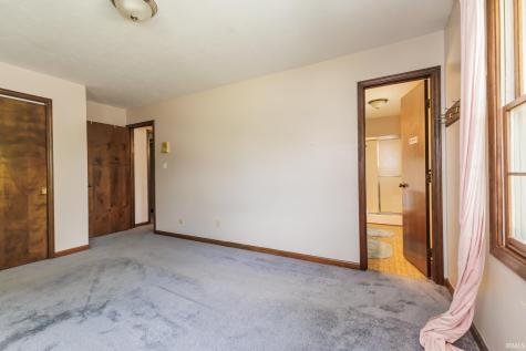 2209 W Woodmont Drive Muncie IN 47304