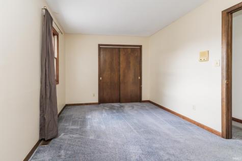 2209 W Woodmont Drive Muncie IN 47304