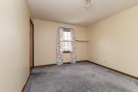 2209 W Woodmont Drive Muncie IN 47304
