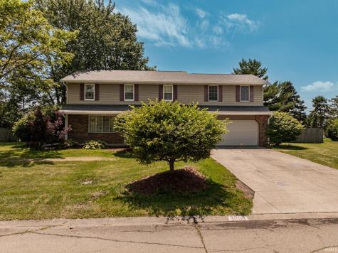 2209 W Woodmont Drive Muncie IN 47304