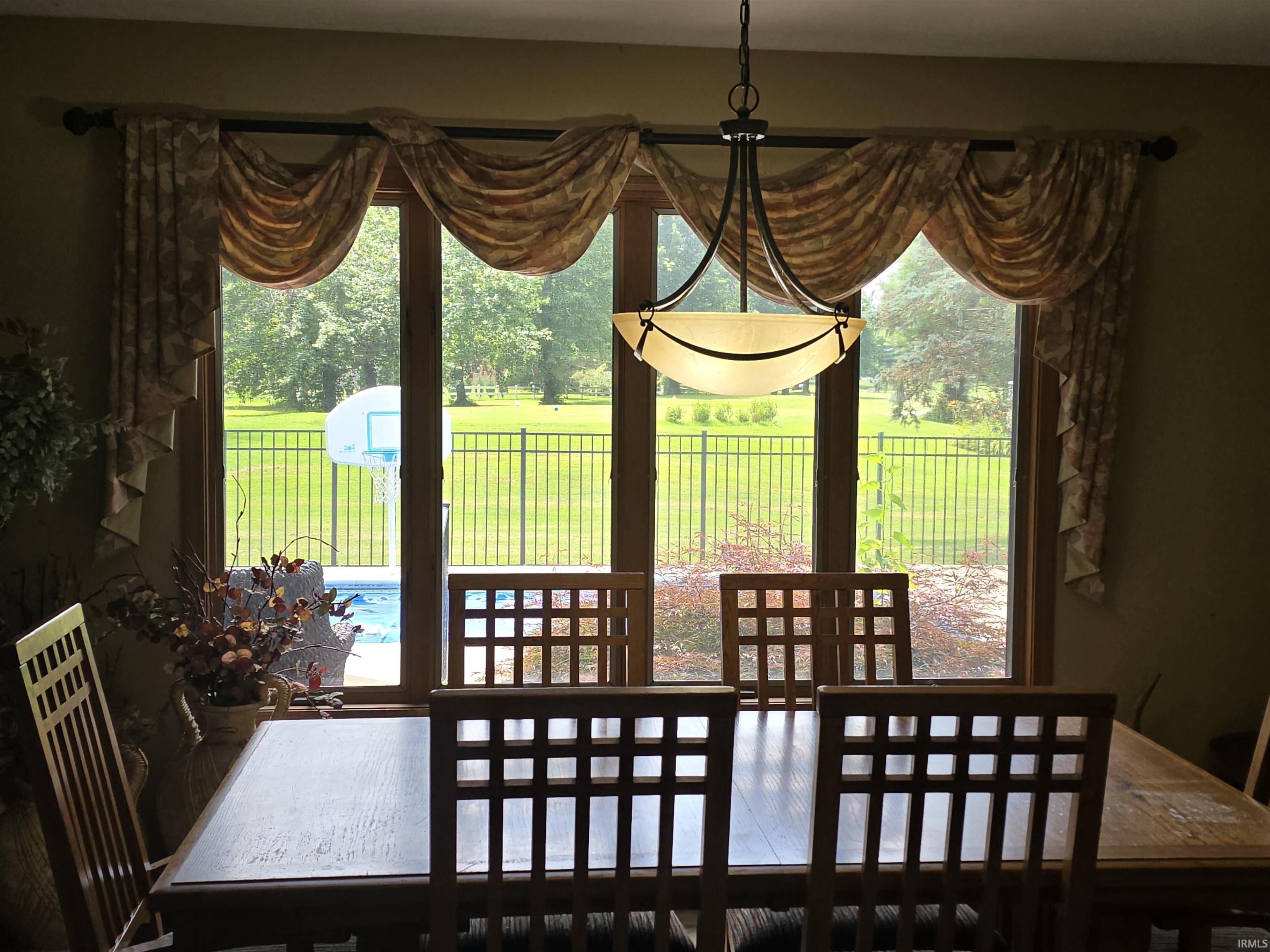827 Foxbriar Lane Goshen IN 46526