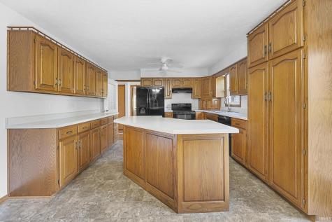 6353 W Old Road 64 Huntingburg IN 47542