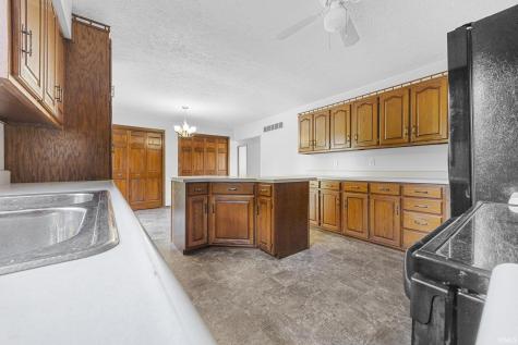 6353 W Old Road 64 Huntingburg IN 47542