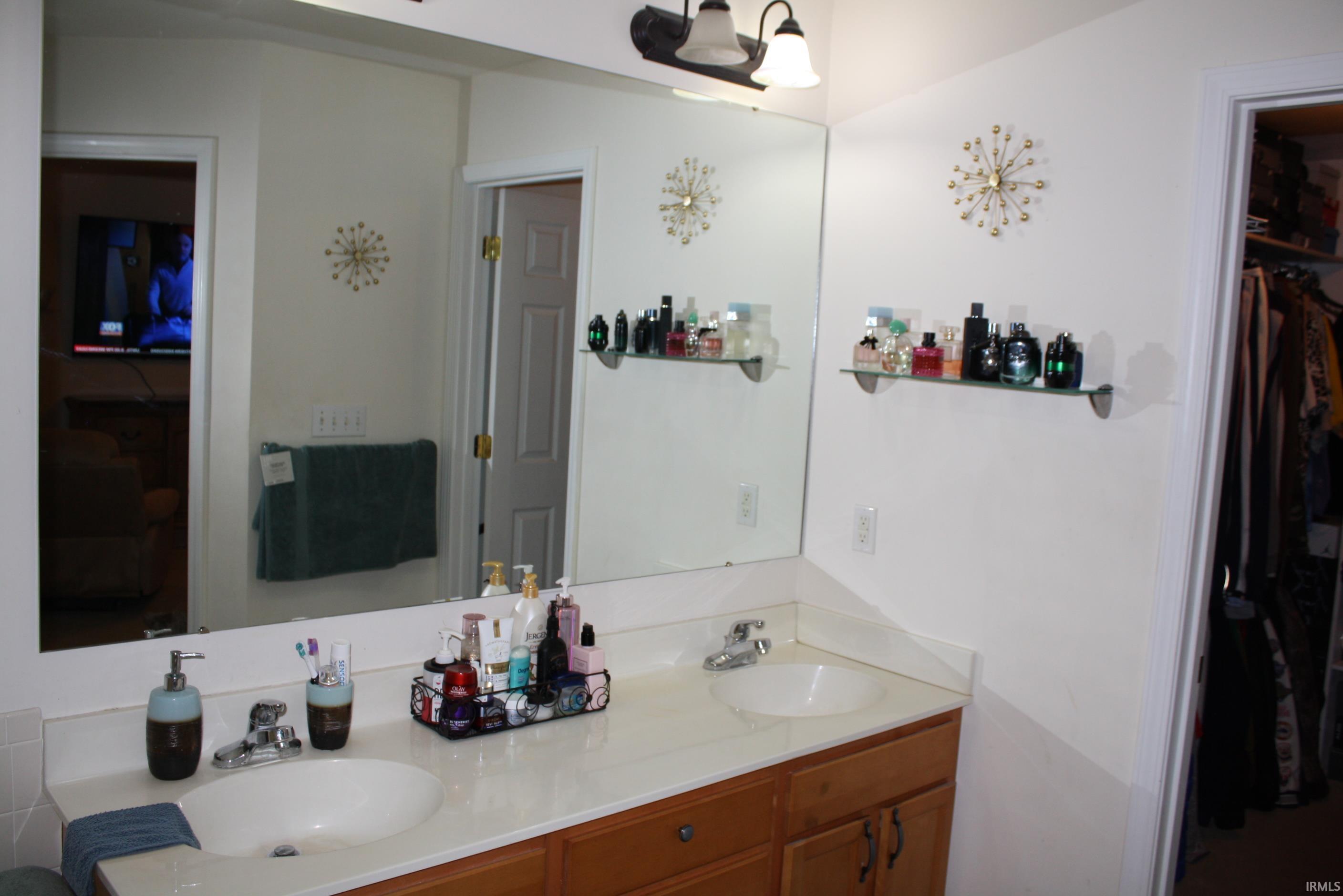 52860 Hollow Trail South Bend IN 46628