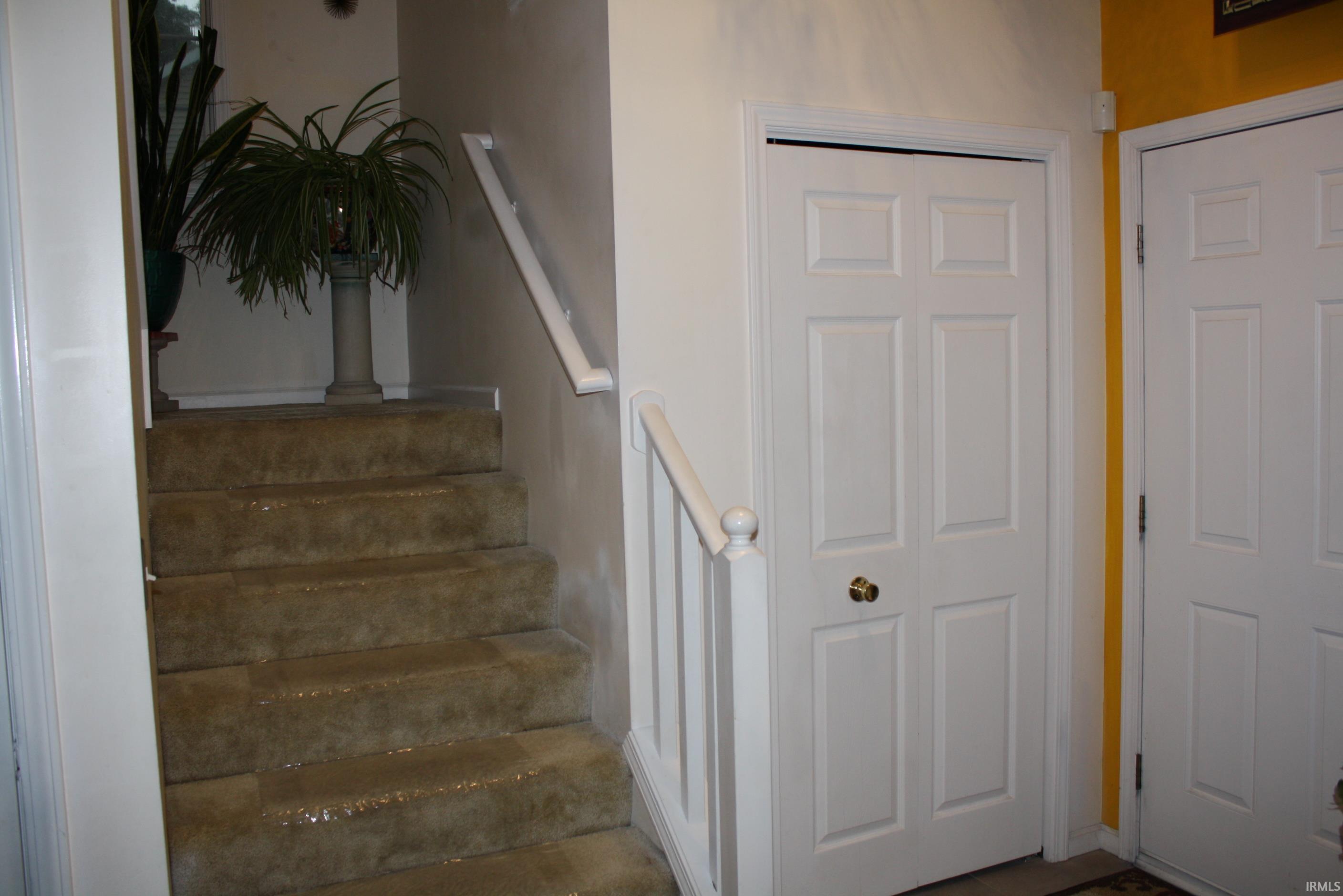 52860 Hollow Trail South Bend IN 46628
